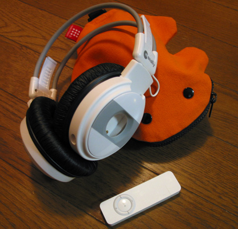 iPod shuffleエントリー前（後ろにいるのはプラナリアちゃん）